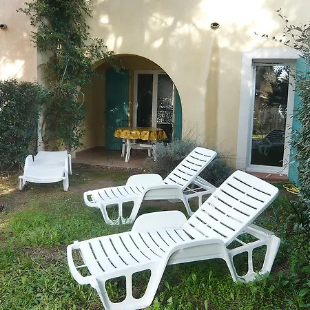 Semesterbostad Holiday Home Jardins Du Port *