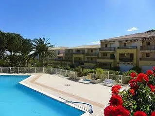 Semesterbostad Holiday Home Jardins Du Port